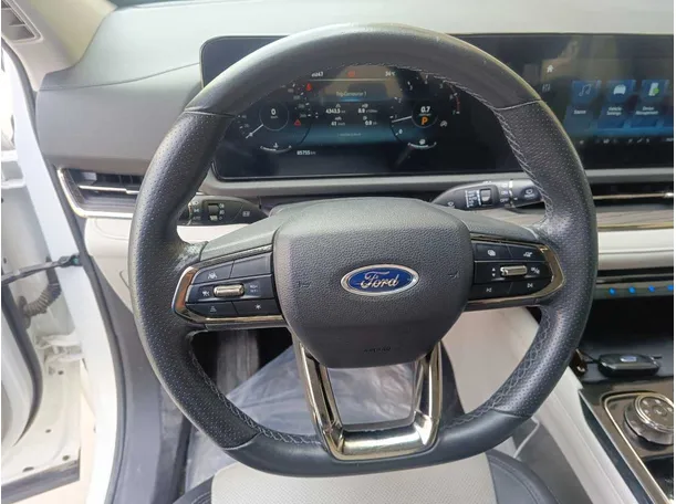 Car image 24