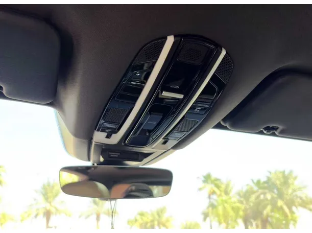 Car image 25