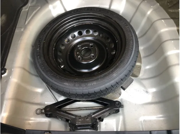 Car image 21