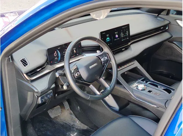 Car image 13