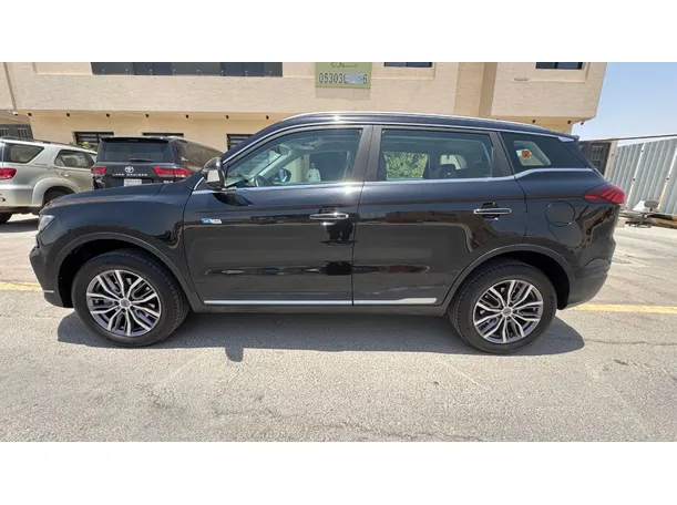 Car image 8