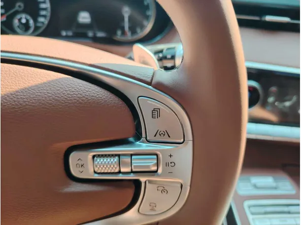 Car image 38