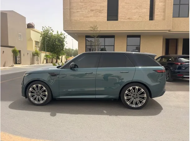 Car image 7