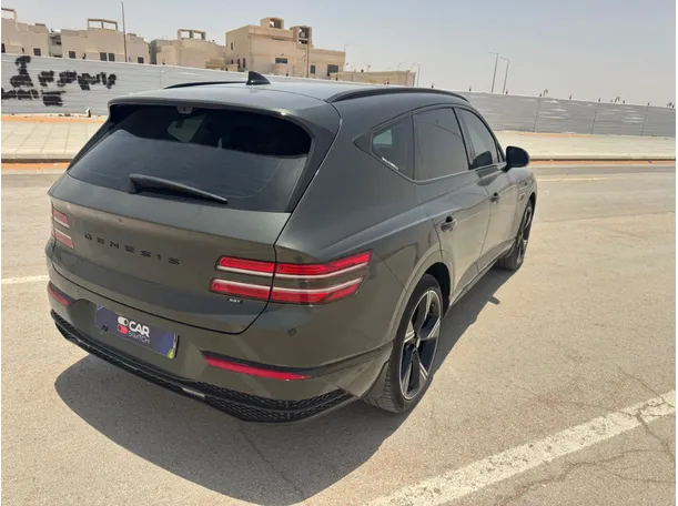 Car image 5