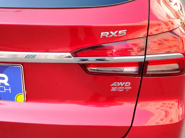Car image 32