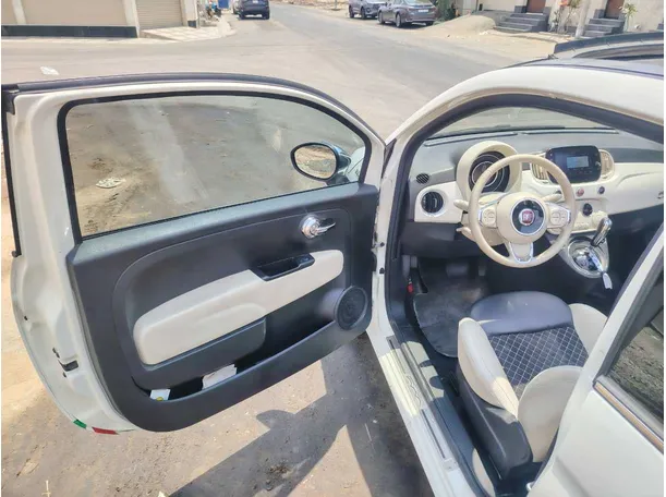 Car image 10