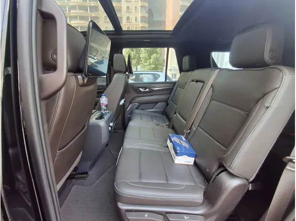 Car image 13