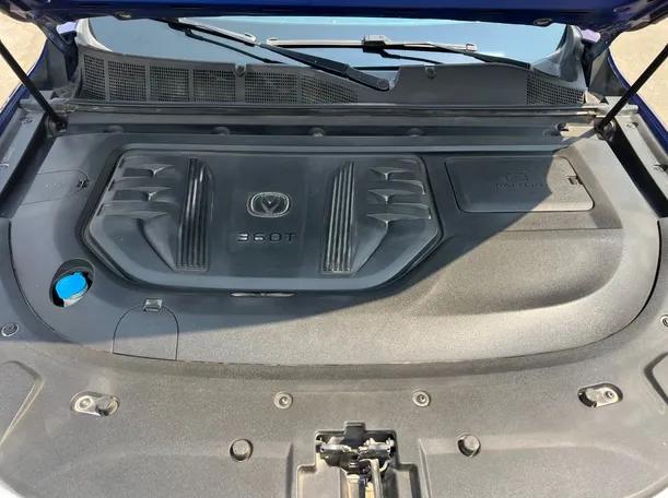 Car image 27