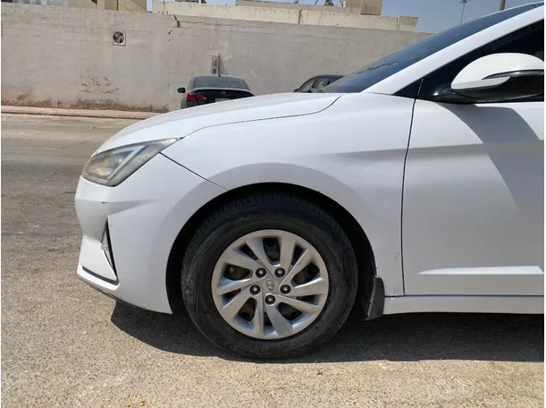 Car image 9