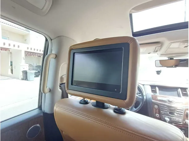 Car image 19