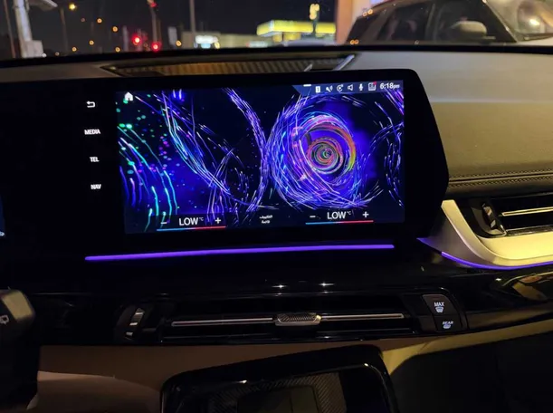 Car image 19