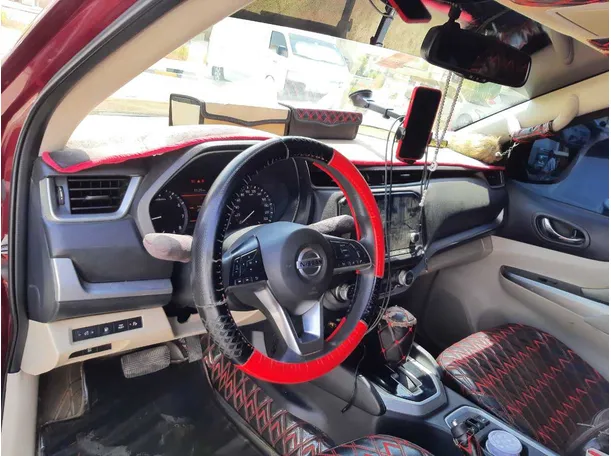 Car image 11