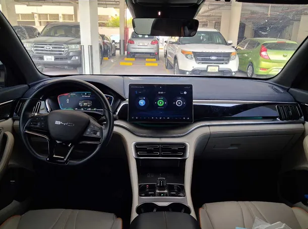 Car image 15
