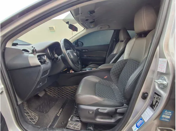 Car image 12