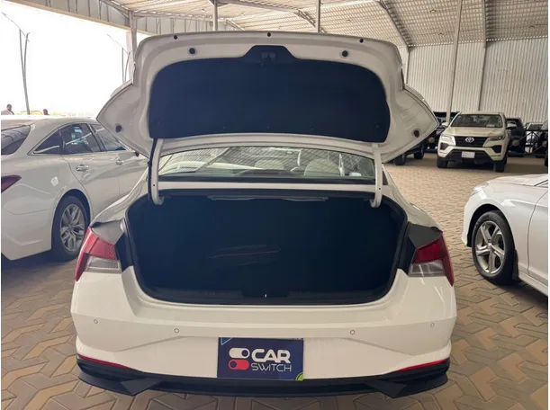 Car image 16