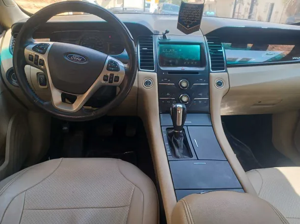 Car image 16
