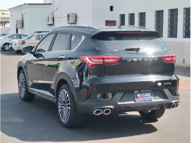 Car image 7