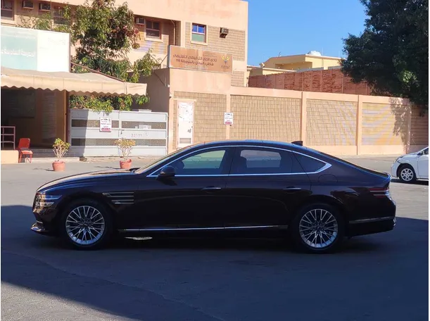 Car image 8