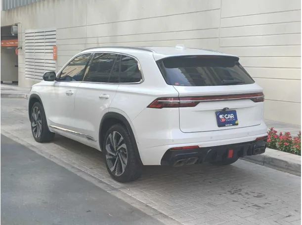 Car image 7