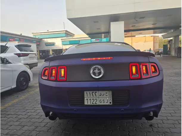 Car image 4