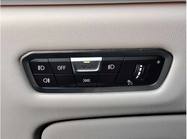 Car image 33