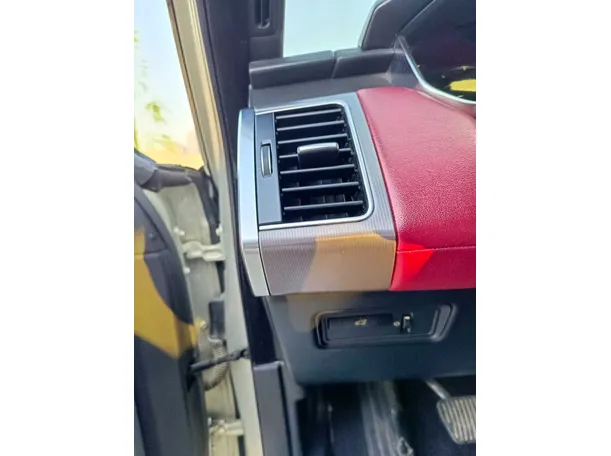 Car image 29