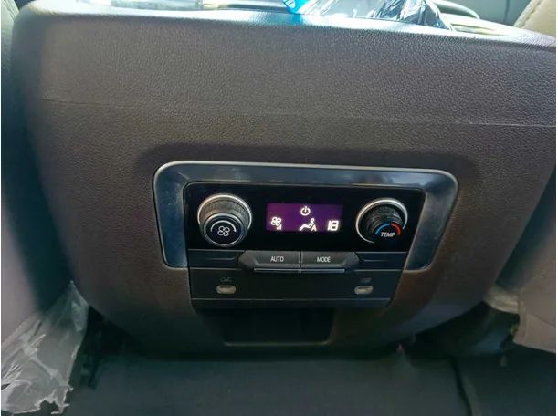 Car image 34