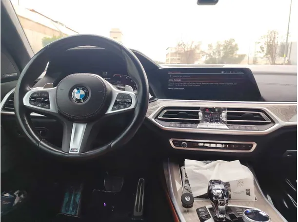 Car image 24