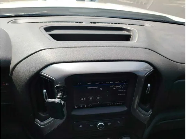 Car image 25