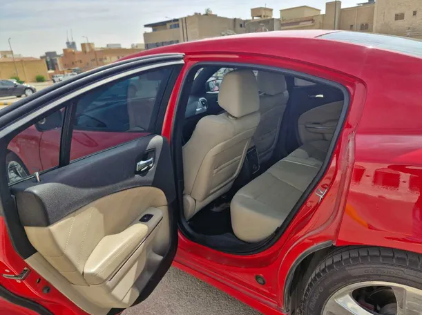 Car image 13