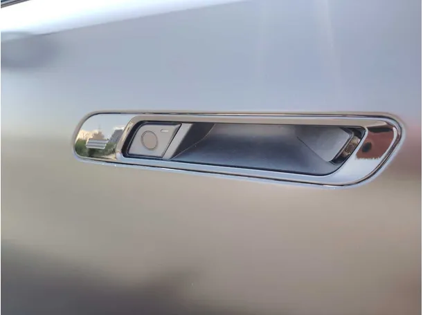 Car image 34