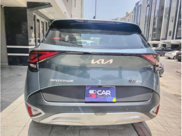 Car image 6