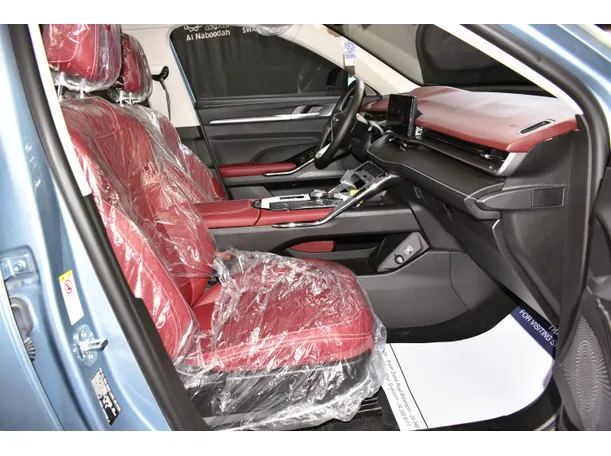 Car image 10