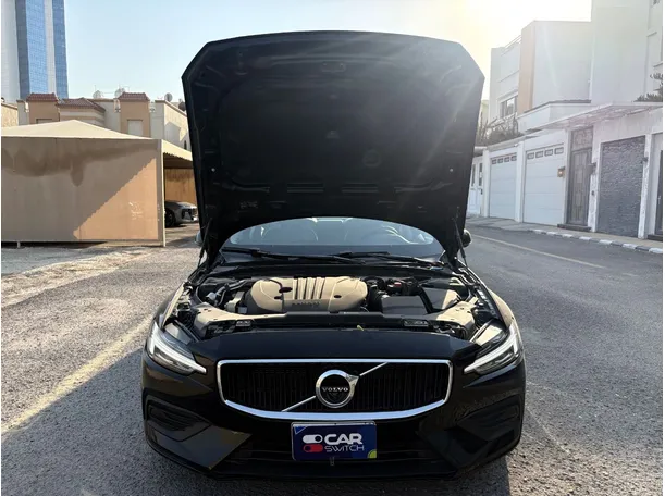 Car image 25