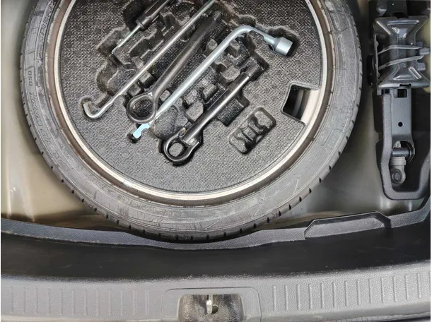 Car image 31