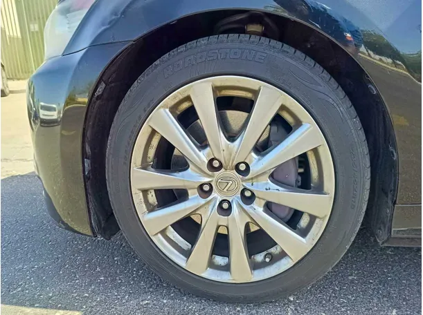 Car image 10