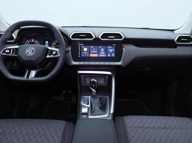 Car image 13