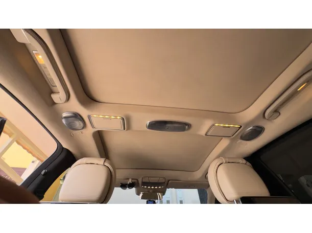 Car image 28