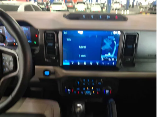 Car image 16