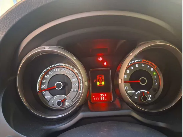Car image 17