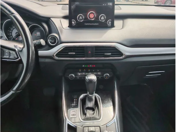 Car image 18