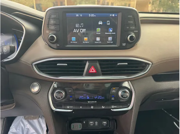 Car image 16