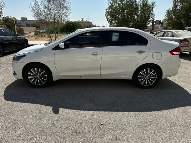 Car image 8