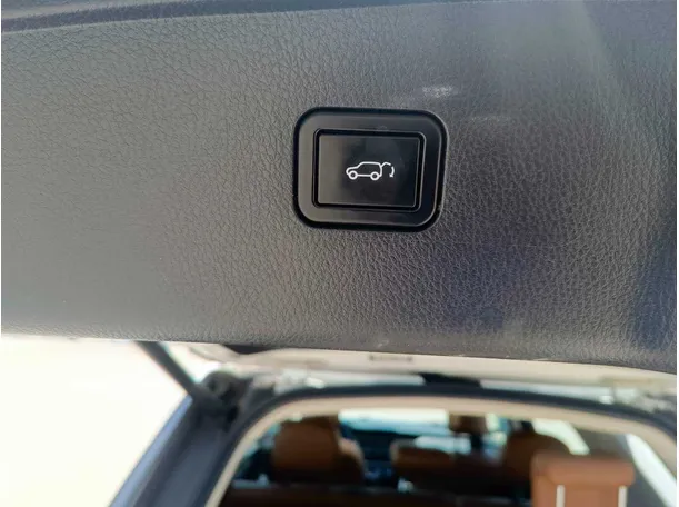 Car image 35