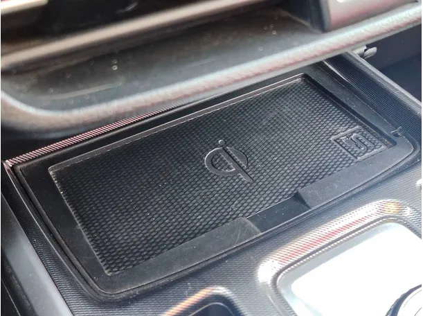 Car image 30