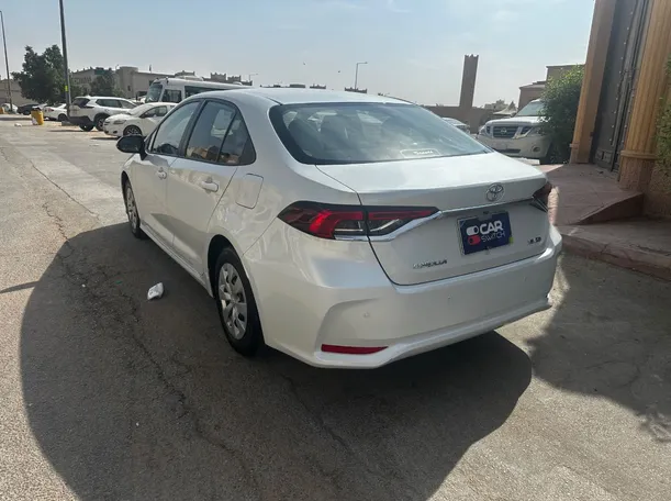 Car image 7