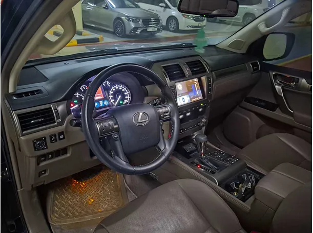 Car image 11