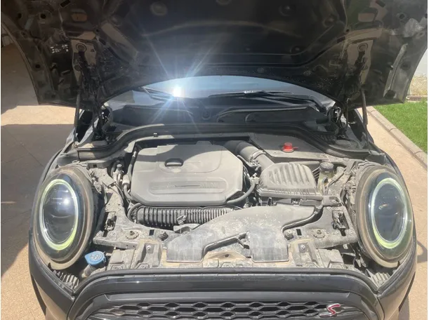 Car image 26