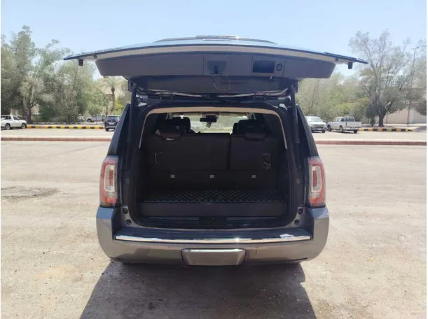 Car image 26