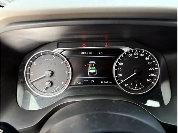 Car image 23